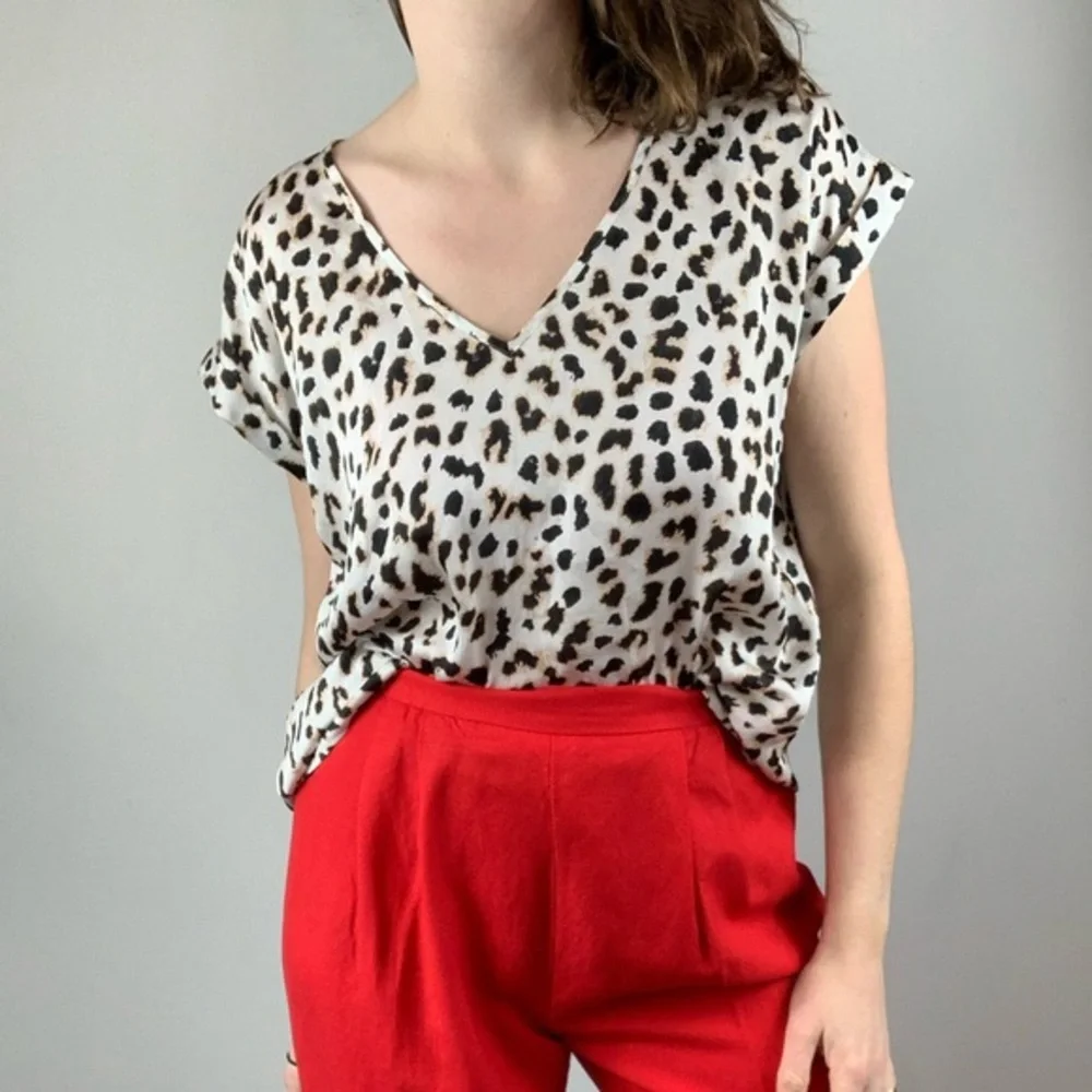 Express Cheetah Animal Print Short Rolled Sleeve Blouse Top Size large